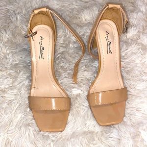 Nude high heels size 6